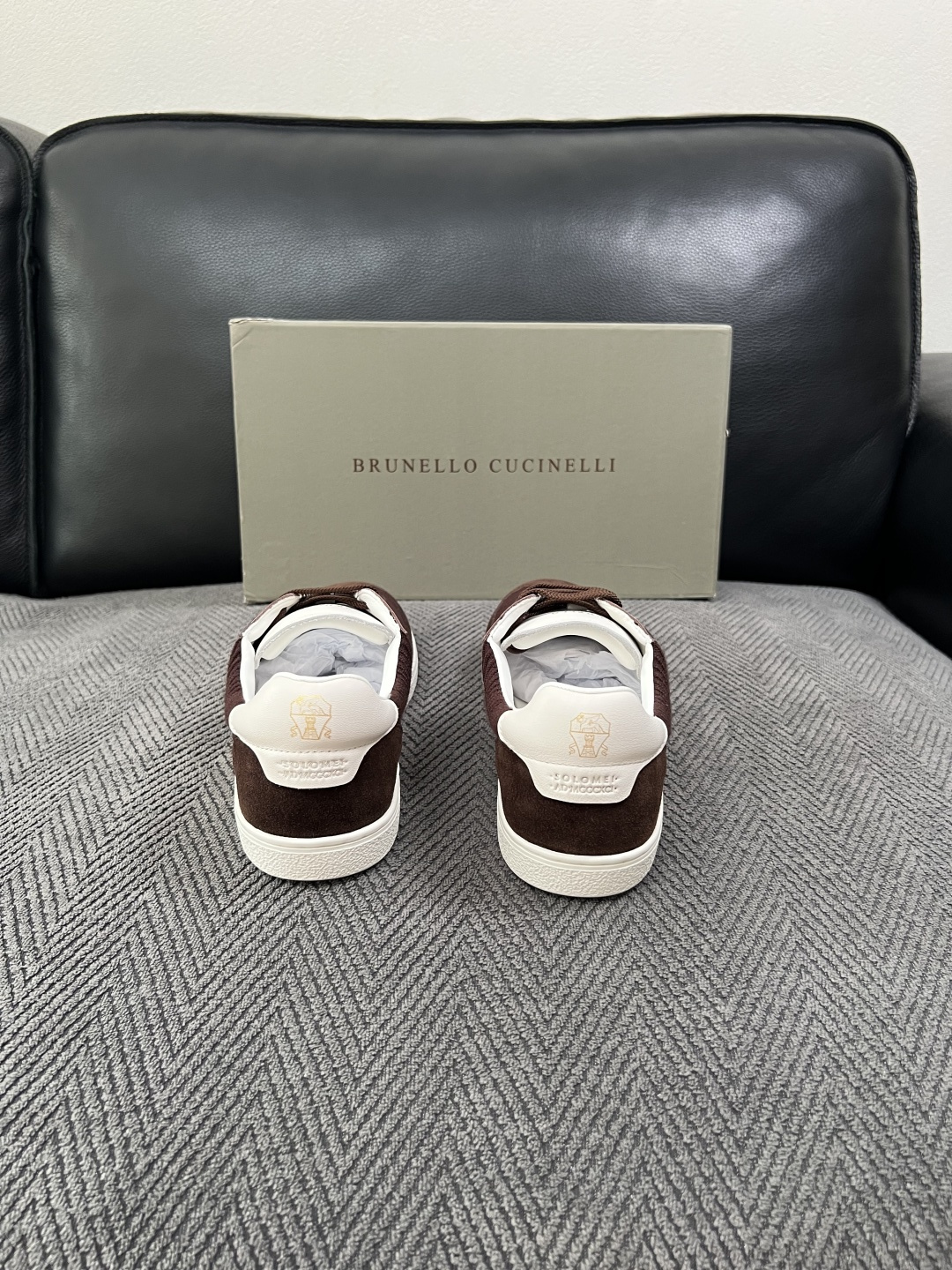 Brunello Cucinelli  高品质 顶级工艺品  BC  专柜同步原厂配置，意大利进口牛皮面料牛内里垫，高品