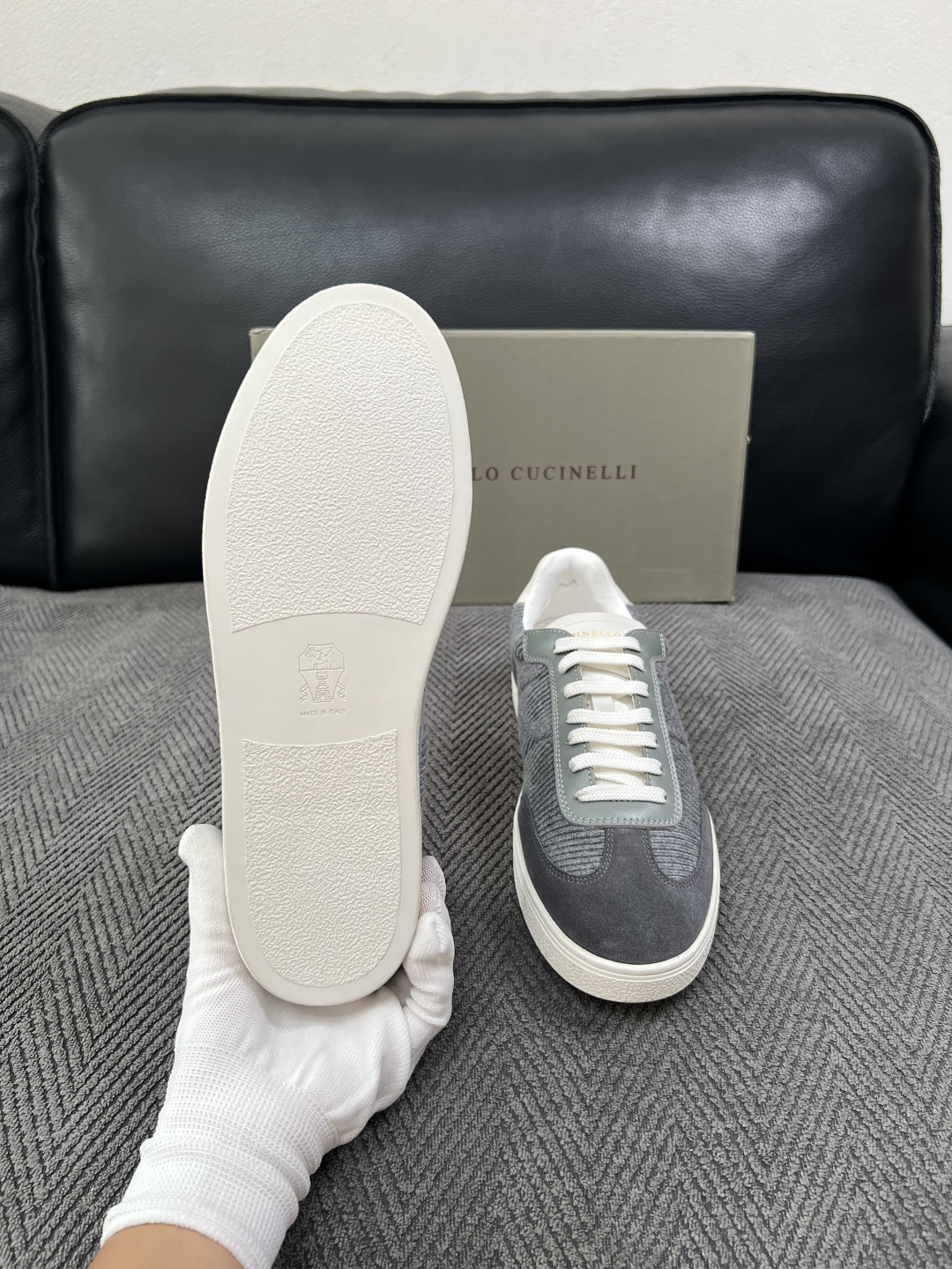Brunello Cucinelli  高品质 顶级工艺品  BC  专柜同步原厂配置，意大利进口牛皮面料牛内里垫，高品