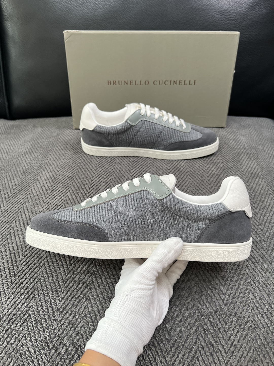 Brunello Cucinelli  高品质 顶级工艺品  BC  专柜同步原厂配置，意大利进口牛皮面料牛内里垫，高品