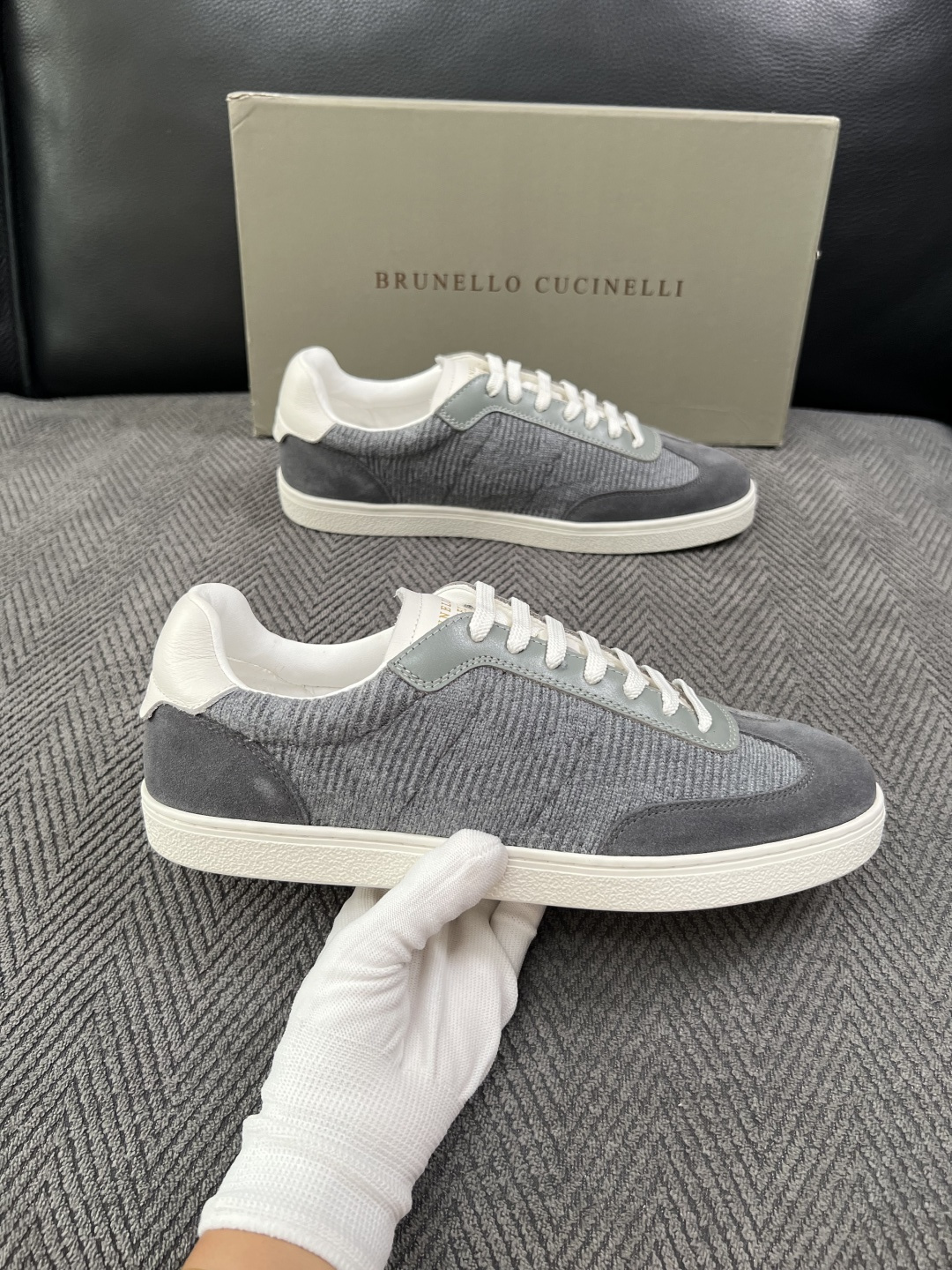 Brunello Cucinelli  高品质 顶级工艺品  BC  专柜同步原厂配置，意大利进口牛皮面料牛内里垫，高品