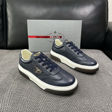 Prada 高品质 顶级工艺品,普拉达 专柜同步,原厂配置意大利进口牛皮面料,进口牛皮内里垫,透气舒适,鞋底:原厂特 Prada 高品质 顶级工艺品,普拉达 专柜同步,原厂配置意大利进口牛皮面料,进口牛皮内里垫,透气舒适,鞋底:原厂特