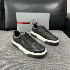 Prada 高品质 顶级工艺品,普拉达 专柜同步,原厂配置意大利进口牛皮面料,进口牛皮内里垫,透气舒适,鞋底:原厂特 Prada 高品质 顶级工艺品,普拉达 专柜同步,原厂配置意大利进口牛皮面料,进口牛皮内里垫,透气舒适,鞋底:原厂特