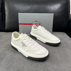Prada 高品质 顶级工艺品,普拉达 专柜同步,原厂配置意大利进口牛皮面料,进口牛皮内里垫,透气舒适,鞋底:原厂特 Prada 高品质 顶级工艺品,普拉达 专柜同步,原厂配置意大利进口牛皮面料,进口牛皮内里垫,透气舒适,鞋底:原厂特