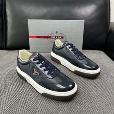 Prada 高品质 顶级工艺品,普拉达 专柜同步,原厂配置意大利进口牛皮面料,进口牛皮内里垫,透气舒适,鞋底:原厂特 Prada 高品质 顶级工艺品,普拉达 专柜同步,原厂配置意大利进口牛皮面料,进口牛皮内里垫,透气舒适,鞋底:原厂特