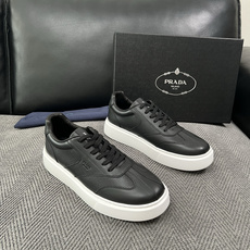 Prada 高品质 顶级工艺品,普拉达 专柜同步,原厂配置意大利进口牛皮拼布面料,进口牛皮内里垫,透气舒适,鞋底:原 Prada 高品质 顶级工艺品,普拉达 专柜同步,原厂配置意大利进口牛皮拼布面料,进口牛皮内里垫,透气舒适,鞋底:原