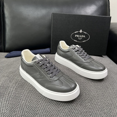 Prada 高品质 顶级工艺品,普拉达 专柜同步,原厂配置意大利进口牛皮拼布面料,进口牛皮内里垫,透气舒适,鞋底:原 Prada 高品质 顶级工艺品,普拉达 专柜同步,原厂配置意大利进口牛皮拼布面料,进口牛皮内里垫,透气舒适,鞋底:原