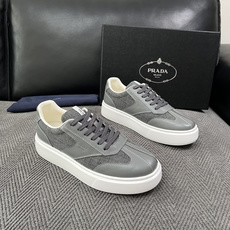 Prada 高品质 顶级工艺品,普拉达 专柜同步,原厂配置意大利进口牛皮拼布面料,进口牛皮内里垫,透气舒适,鞋底:原 Prada 高品质 顶级工艺品,普拉达 专柜同步,原厂配置意大利进口牛皮拼布面料,进口牛皮内里垫,透气舒适,鞋底:原