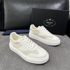 Prada 高品质 顶级工艺品,普拉达 专柜同步,原厂配置意大利进口牛皮拼布面料,进口牛皮内里垫,透气舒适,鞋底:原 Prada 高品质 顶级工艺品,普拉达 专柜同步,原厂配置意大利进口牛皮拼布面料,进口牛皮内里垫,透气舒适,鞋底:原