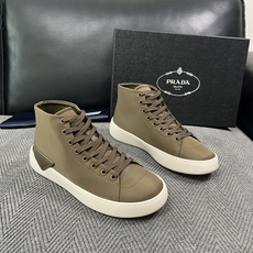 Prada 高品质 顶级工艺品,普拉达 靴子专柜同步,原厂配置意大利进口牛皮拼布面料,进口牛皮内里垫,透气舒适,鞋底 Prada 高品质 顶级工艺品,普拉达 靴子专柜同步,原厂配置意大利进口牛皮拼布面料,进口牛皮内里垫,透气舒适,鞋底