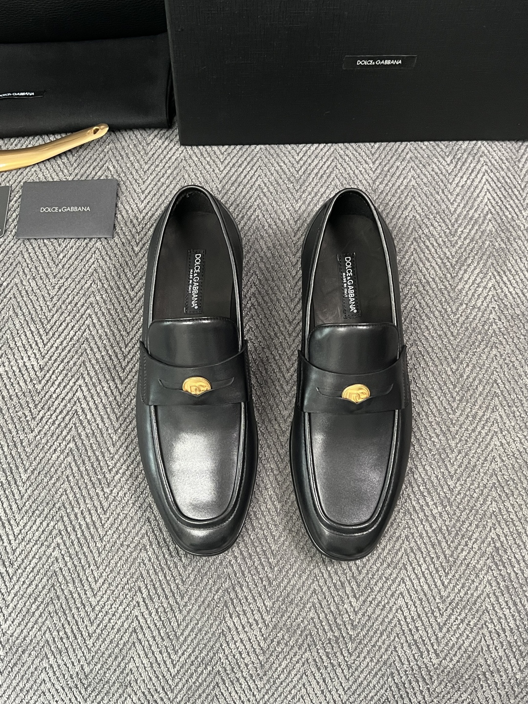 Dolce & Gabbana   高品质  顶级工艺品  杜嘉班纳  爆款皮鞋专柜新品同步，鞋面意大利进口牛皮面料，高