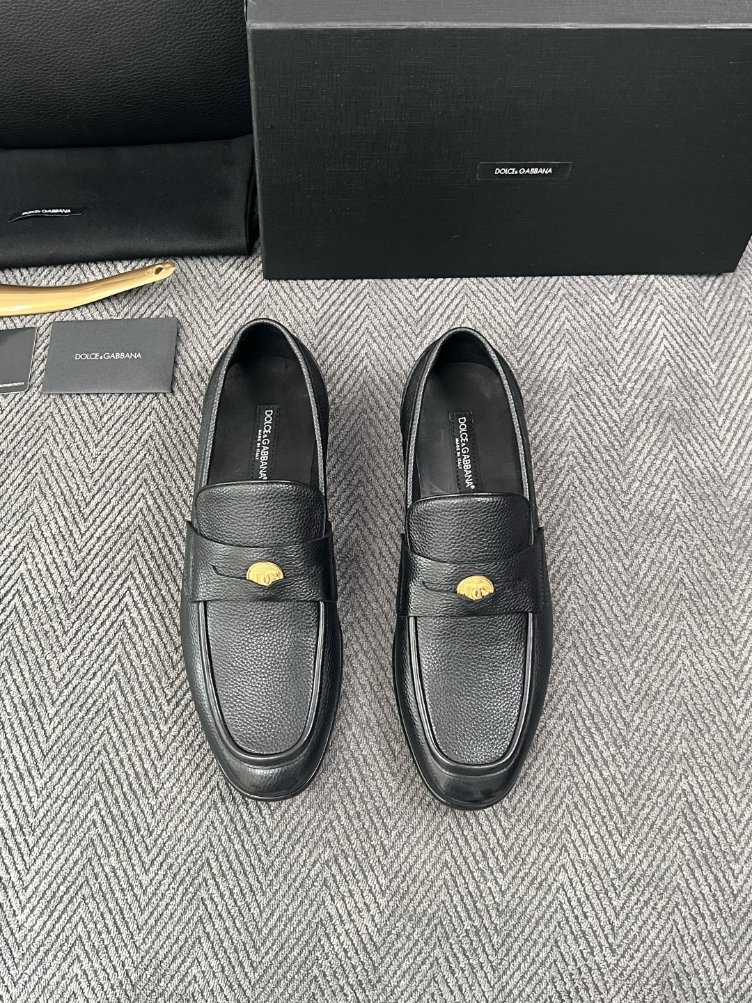 Dolce & Gabbana   高品质  顶级工艺品  杜嘉班纳  爆款皮鞋专柜新品同步，鞋面意大利进口牛皮面料，高