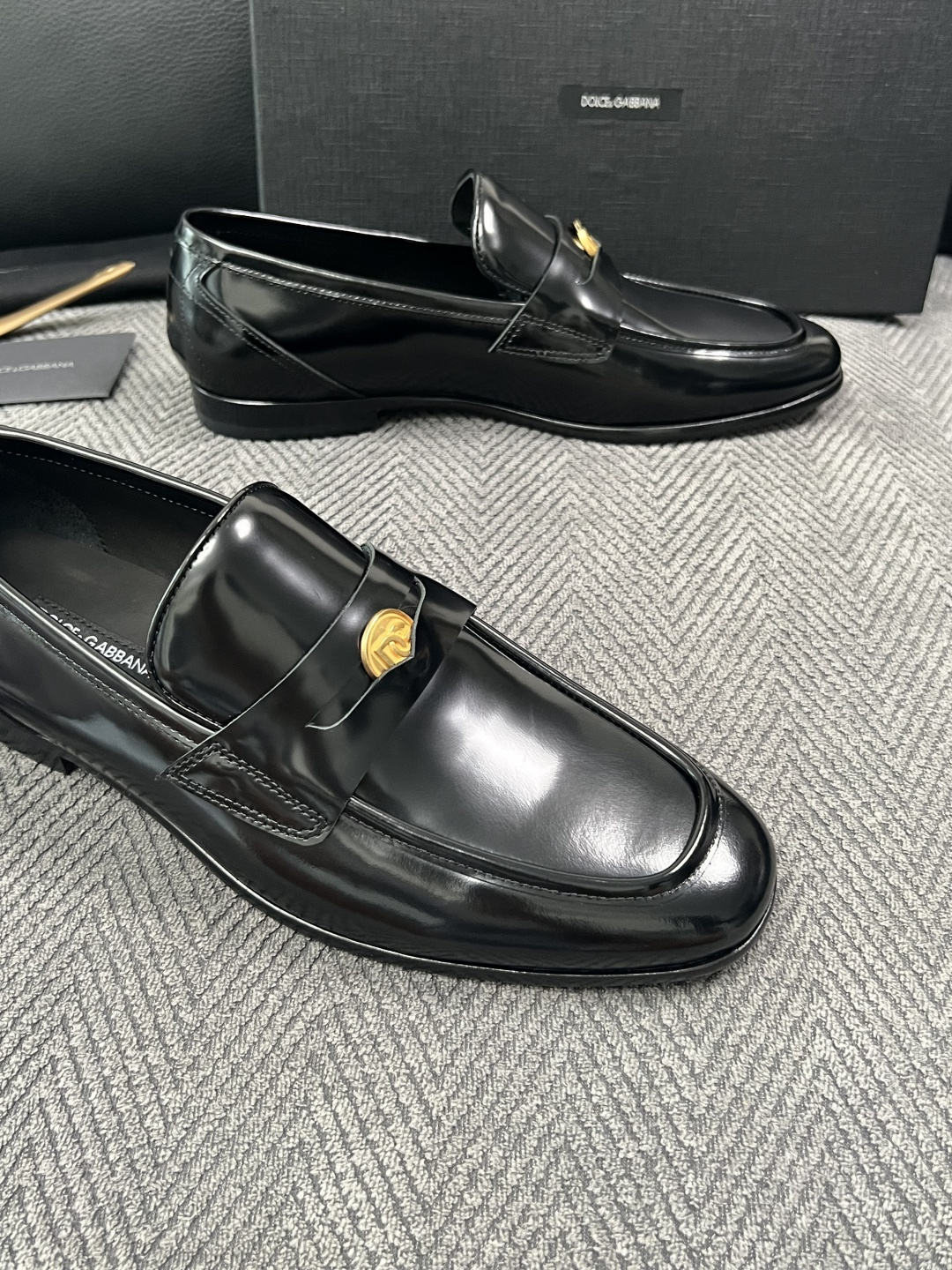 Dolce & Gabbana   高品质  顶级工艺品  杜嘉班纳  爆款皮鞋专柜新品同步，鞋面意大利进口牛皮面料，高