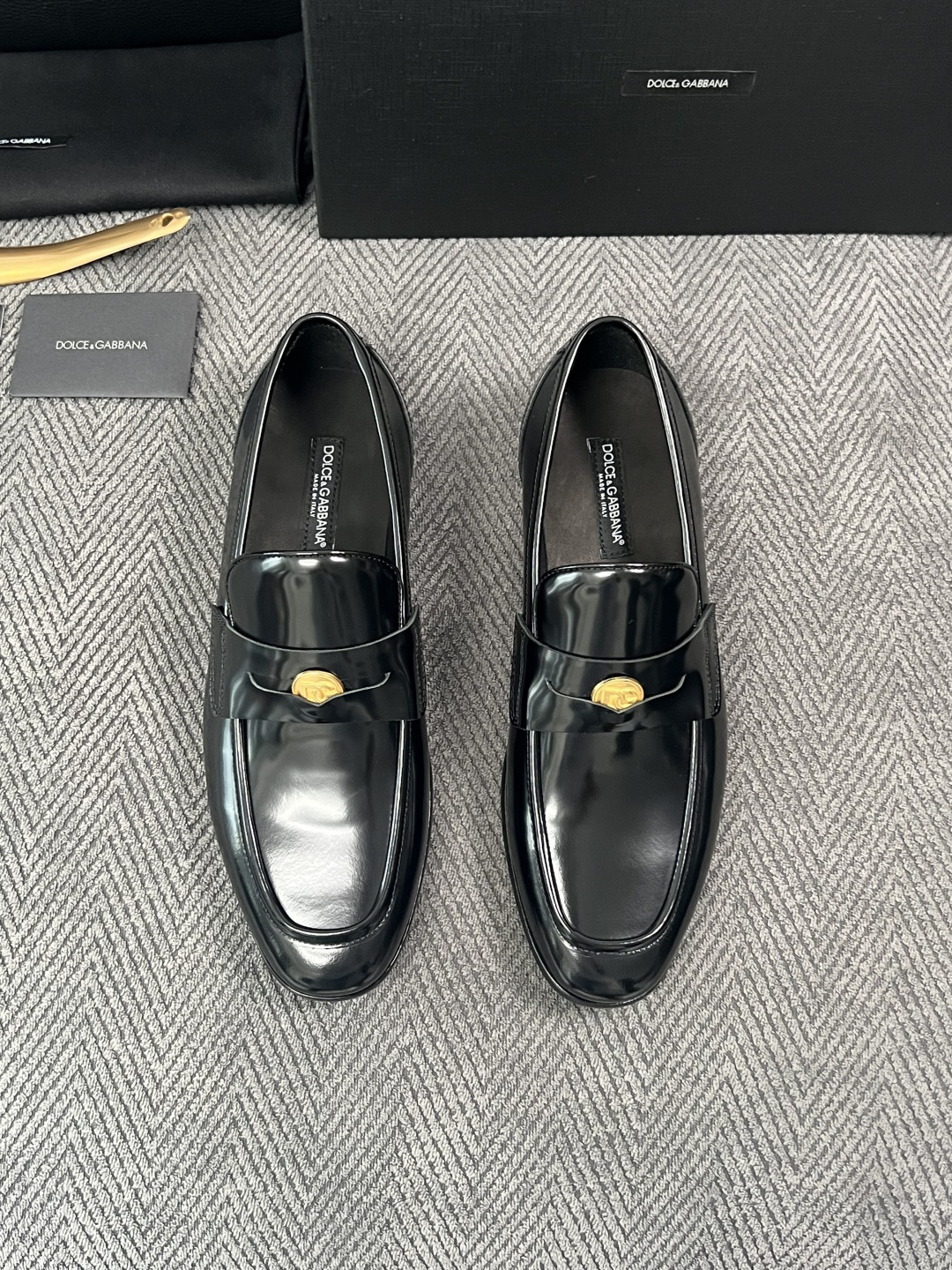 Dolce & Gabbana   高品质  顶级工艺品  杜嘉班纳  爆款皮鞋专柜新品同步，鞋面意大利进口牛皮面料，高