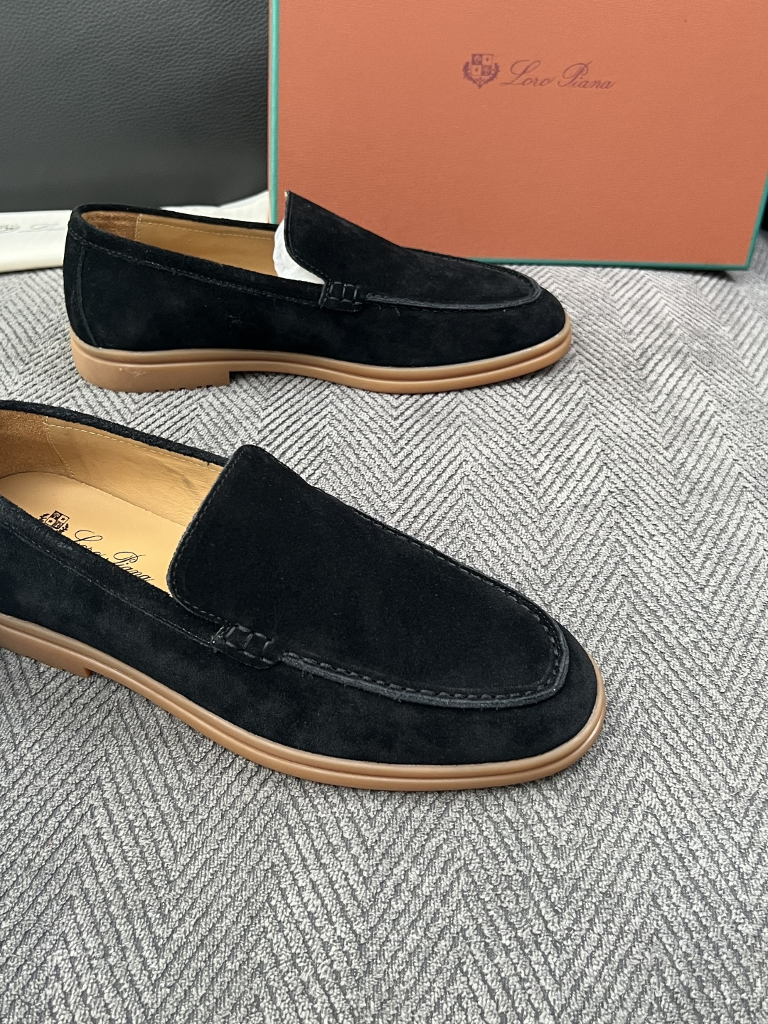 Loro Piana  高品质  顶级工艺品  诺悠翩雅  新品专柜同步原厂配置，鞋面意大利进口牛皮面料，高品质拼接工艺