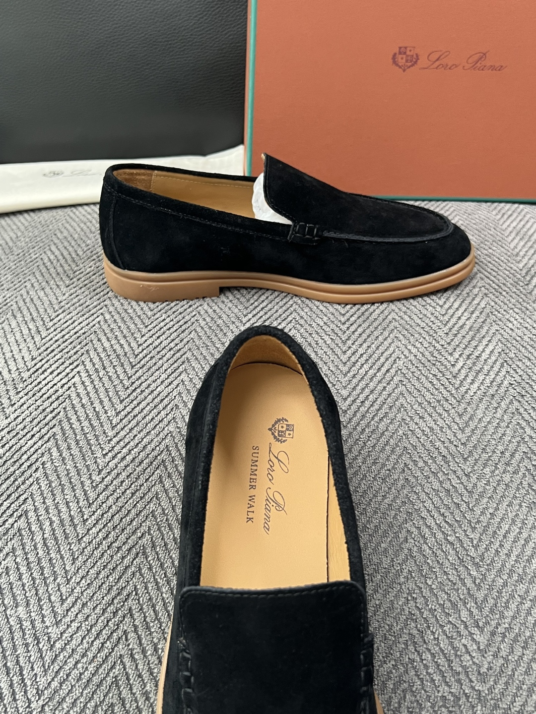 Loro Piana  高品质  顶级工艺品  诺悠翩雅  新品专柜同步原厂配置，鞋面意大利进口牛皮面料，高品质拼接工艺