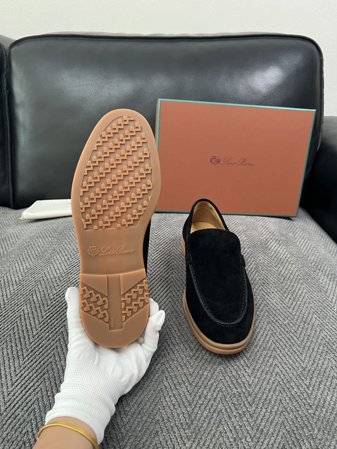 Loro Piana  高品质  顶级工艺品  诺悠翩雅  新品专柜同步原厂配置，鞋面意大利进口牛皮面料，高品质拼接工艺