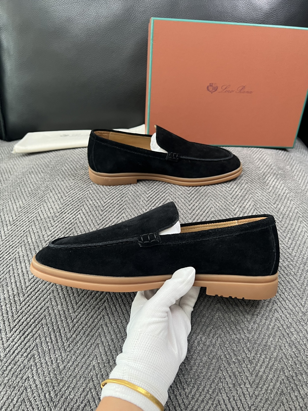 Loro Piana  高品质  顶级工艺品  诺悠翩雅  新品专柜同步原厂配置，鞋面意大利进口牛皮面料，高品质拼接工艺