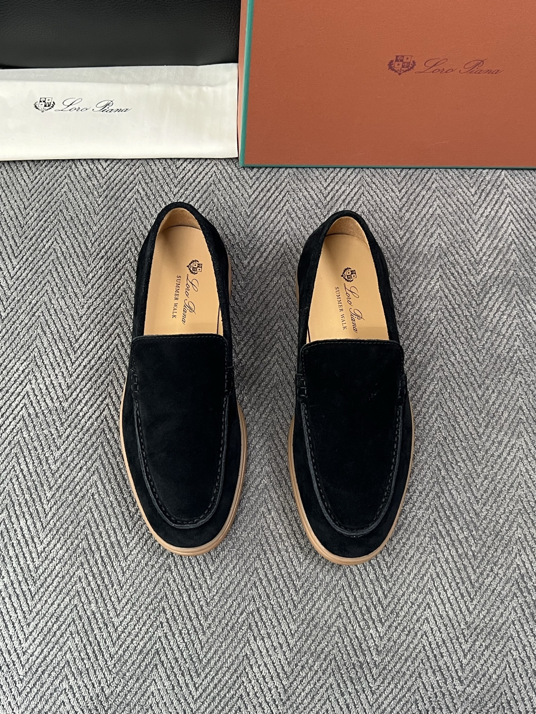 Loro Piana  高品质  顶级工艺品  诺悠翩雅  新品专柜同步原厂配置，鞋面意大利进口牛皮面料，高品质拼接工艺