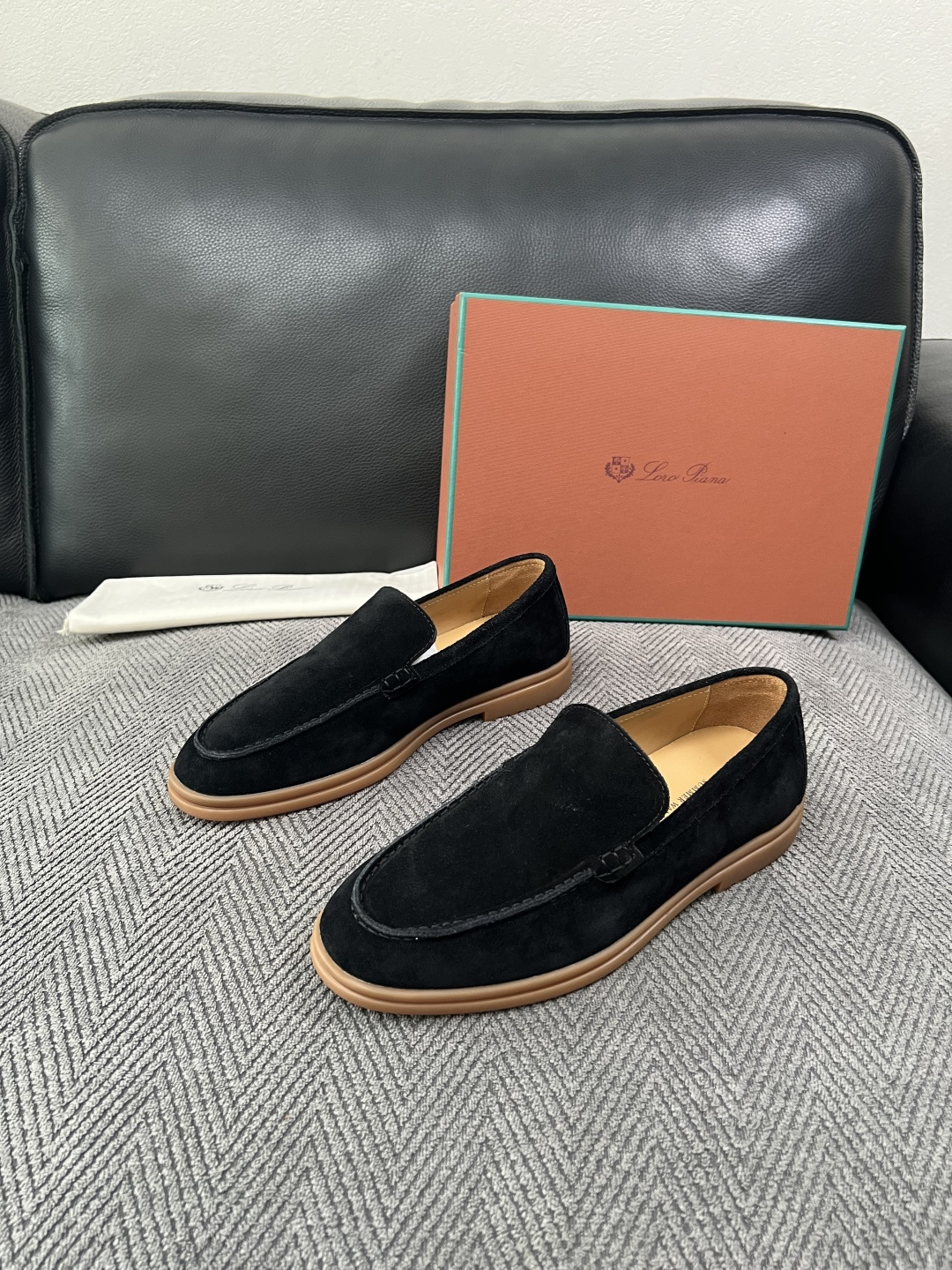 Loro Piana  高品质  顶级工艺品  诺悠翩雅  新品专柜同步原厂配置，鞋面意大利进口牛皮面料，高品质拼接工艺