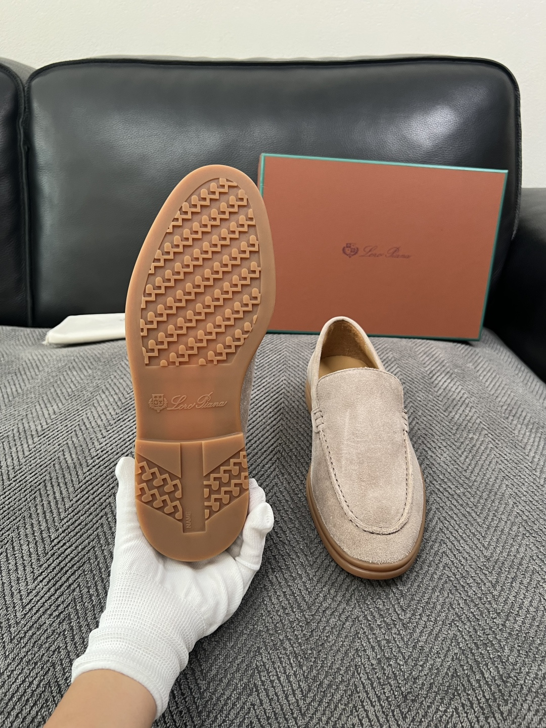 Loro Piana  高品质  顶级工艺品  诺悠翩雅  新品专柜同步原厂配置，鞋面意大利进口牛皮面料，高品质拼接工艺