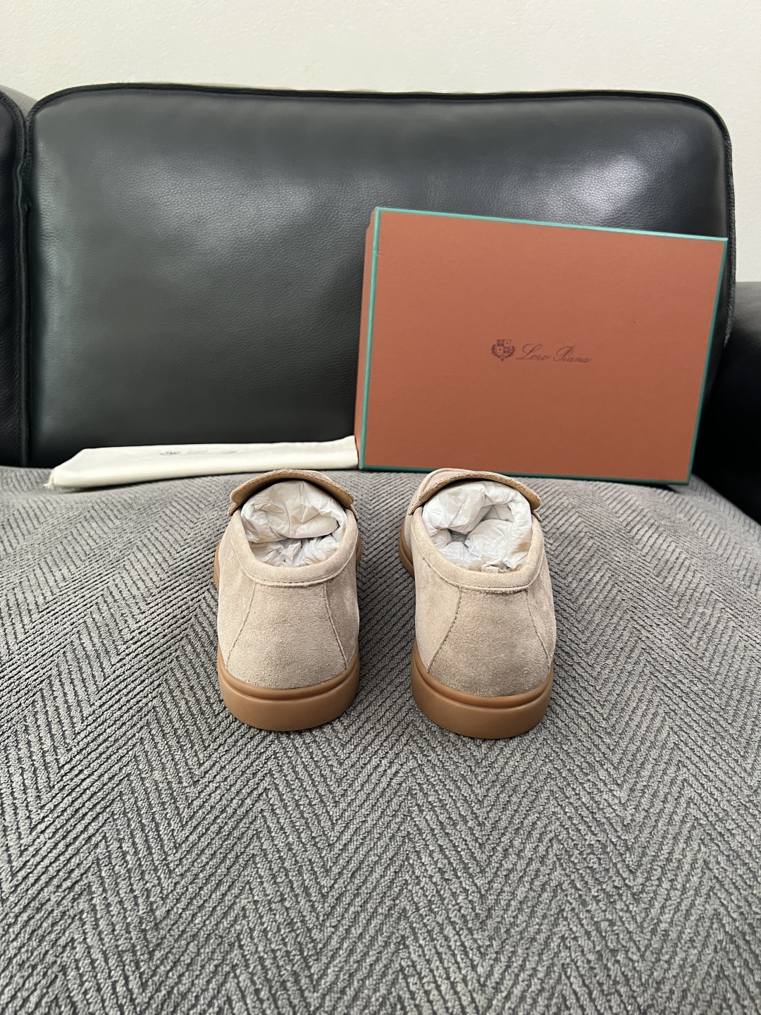 Loro Piana  高品质  顶级工艺品  诺悠翩雅  新品专柜同步原厂配置，鞋面意大利进口牛皮面料，高品质拼接工艺