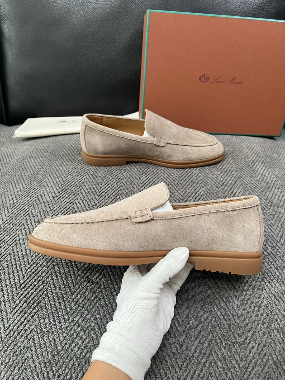 Loro Piana  高品质  顶级工艺品  诺悠翩雅  新品专柜同步原厂配置，鞋面意大利进口牛皮面料，高品质拼接工艺