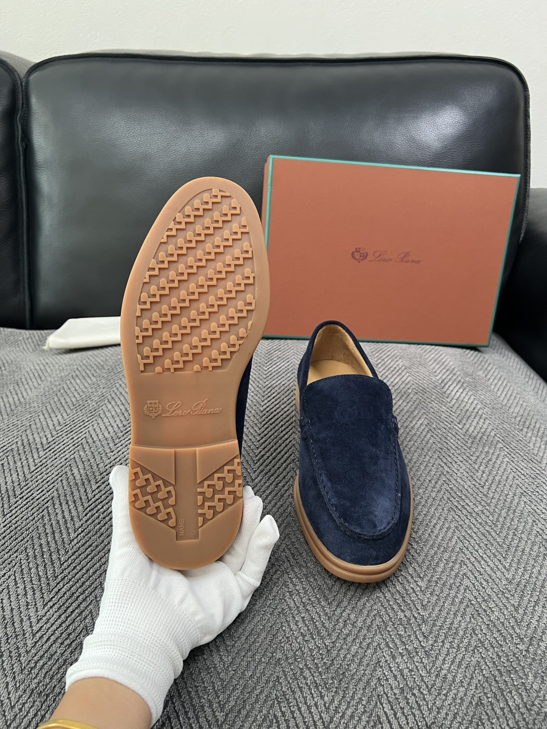 Loro Piana  高品质  顶级工艺品  诺悠翩雅  新品专柜同步原厂配置，鞋面意大利进口牛皮面料，高品质拼接工艺
