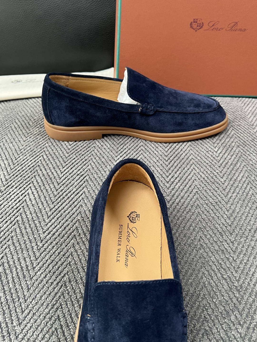 Loro Piana  高品质  顶级工艺品  诺悠翩雅  新品专柜同步原厂配置，鞋面意大利进口牛皮面料，高品质拼接工艺