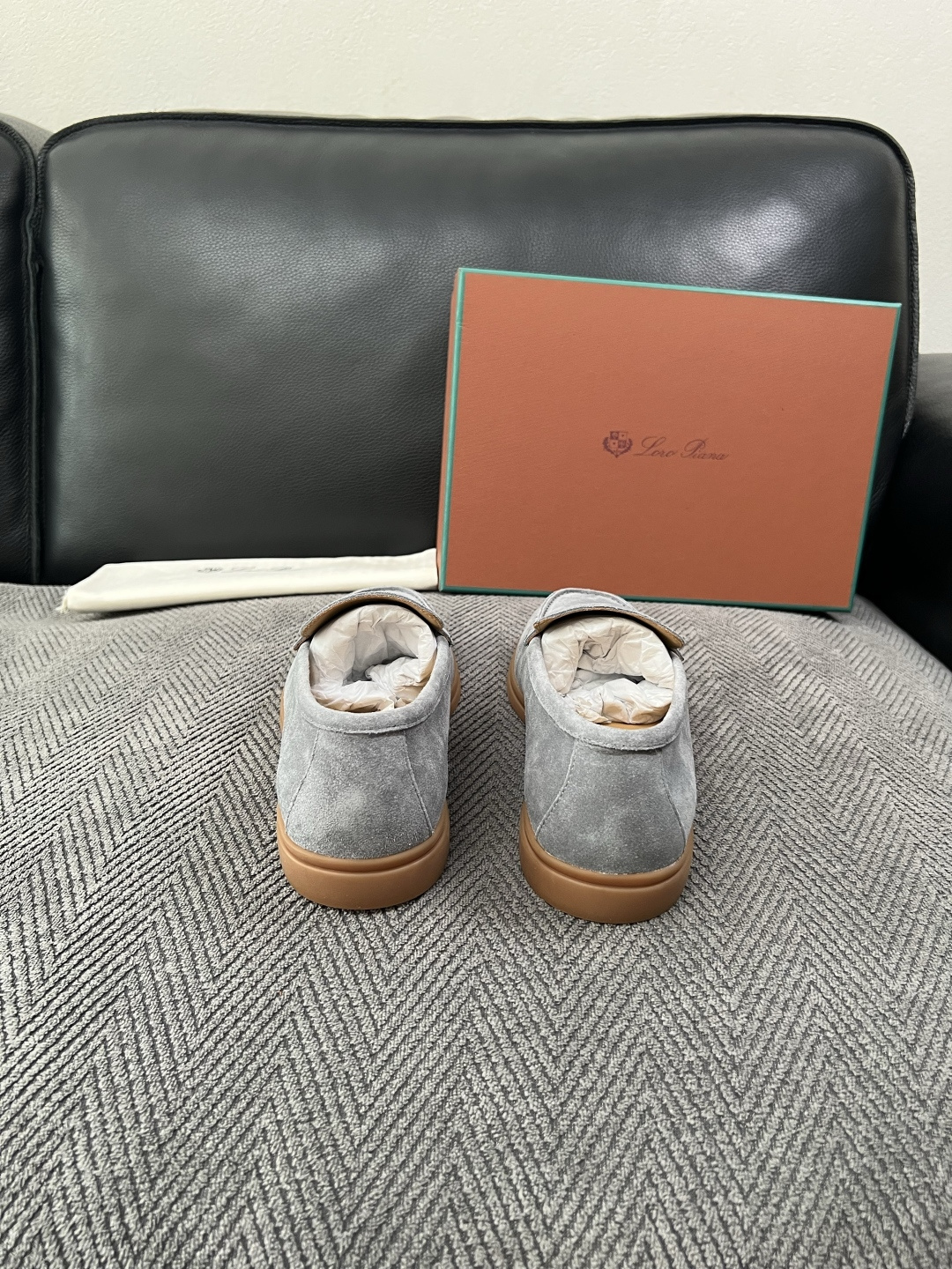 Loro Piana  高品质  顶级工艺品  诺悠翩雅  新品专柜同步原厂配置，鞋面意大利进口牛皮面料，高品质拼接工艺
