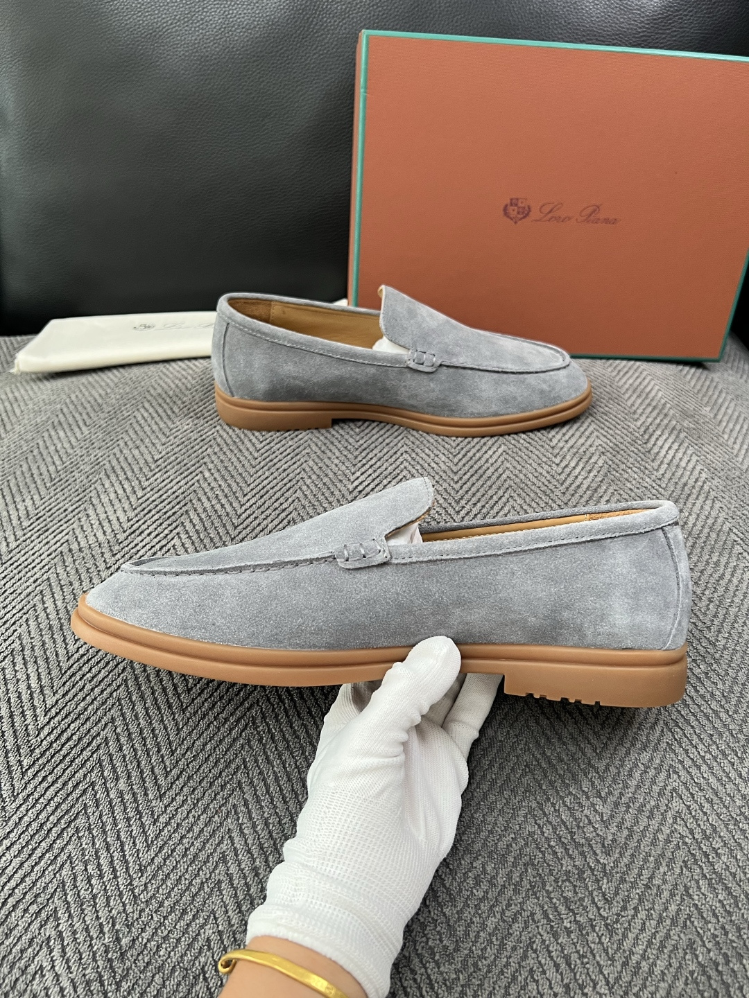 Loro Piana  高品质  顶级工艺品  诺悠翩雅  新品专柜同步原厂配置，鞋面意大利进口牛皮面料，高品质拼接工艺