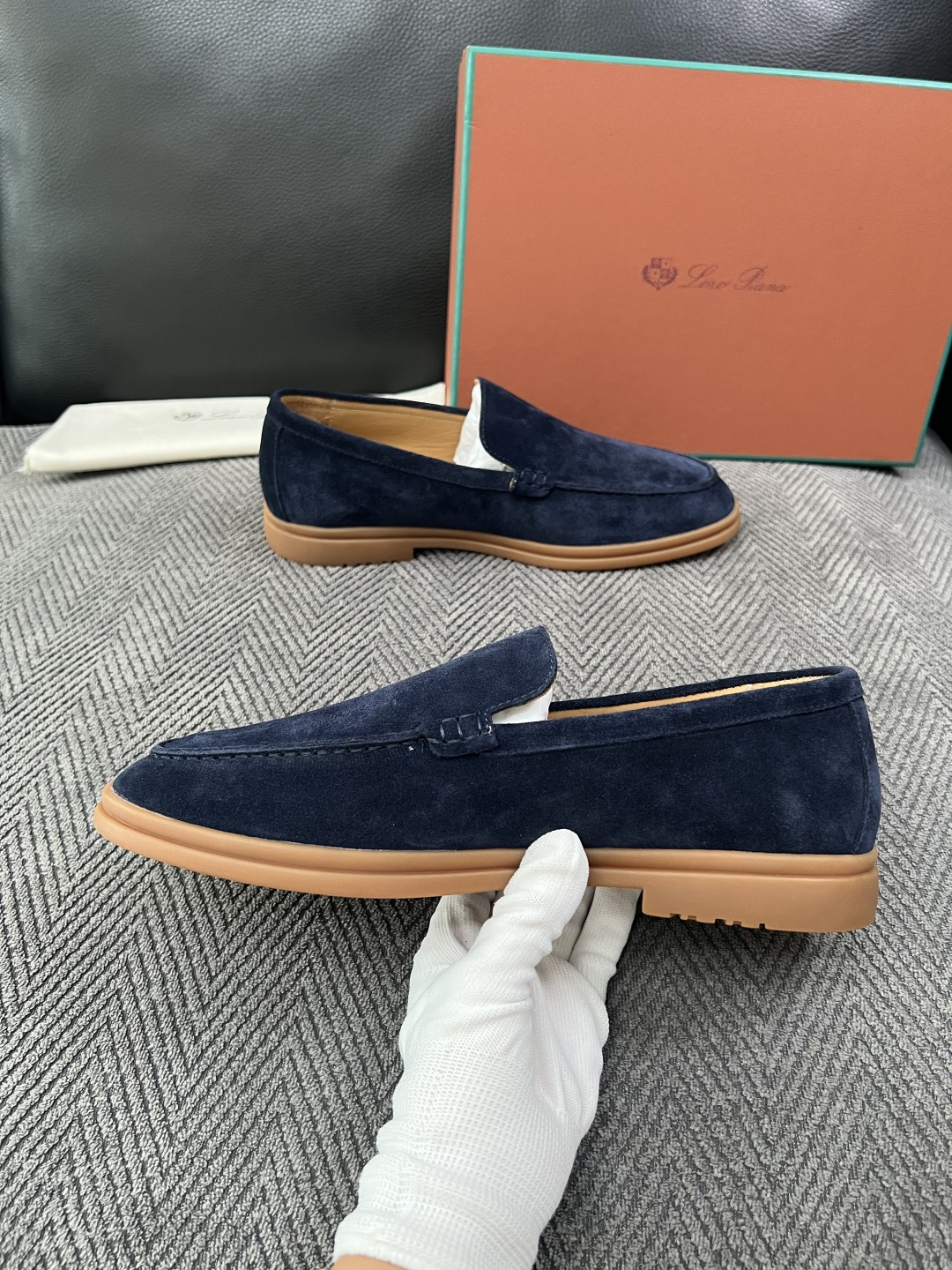 Loro Piana  高品质  顶级工艺品  诺悠翩雅  新品专柜同步原厂配置，鞋面意大利进口牛皮面料，高品质拼接工艺
