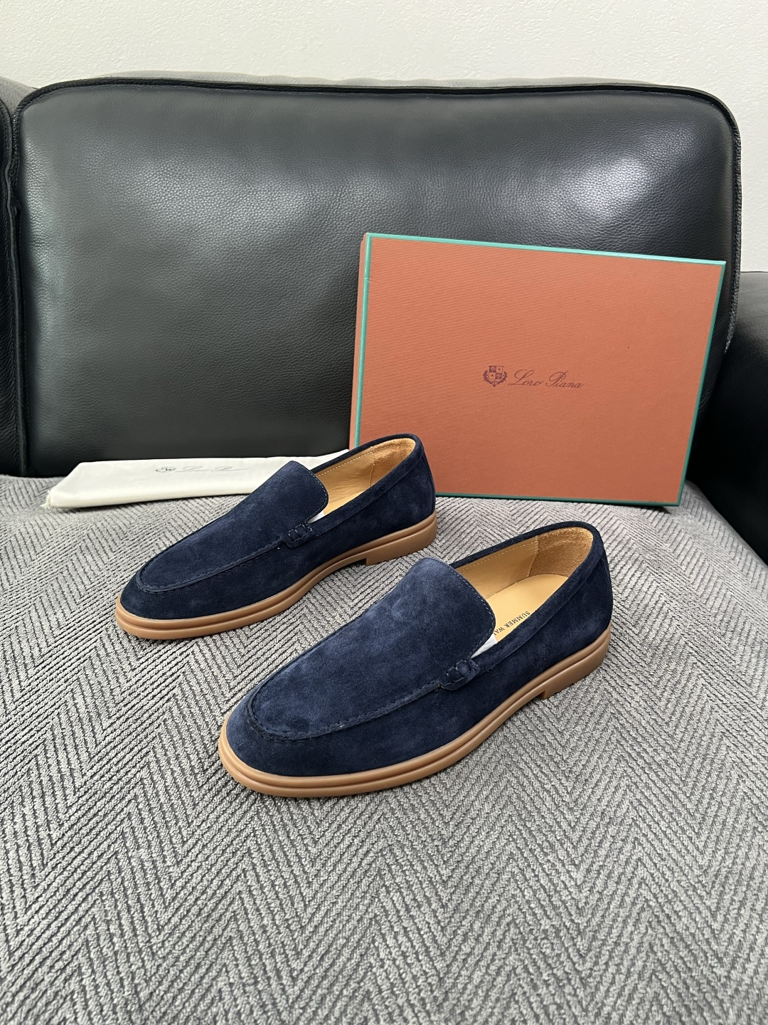 Loro Piana  高品质  顶级工艺品  诺悠翩雅  新品专柜同步原厂配置，鞋面意大利进口牛皮面料，高品质拼接工艺