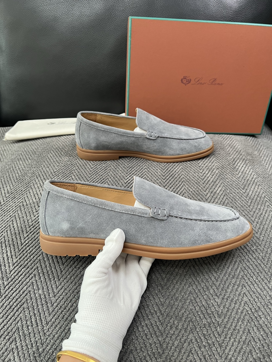 Loro Piana  高品质  顶级工艺品  诺悠翩雅  新品专柜同步原厂配置，鞋面意大利进口牛皮面料，高品质拼接工艺