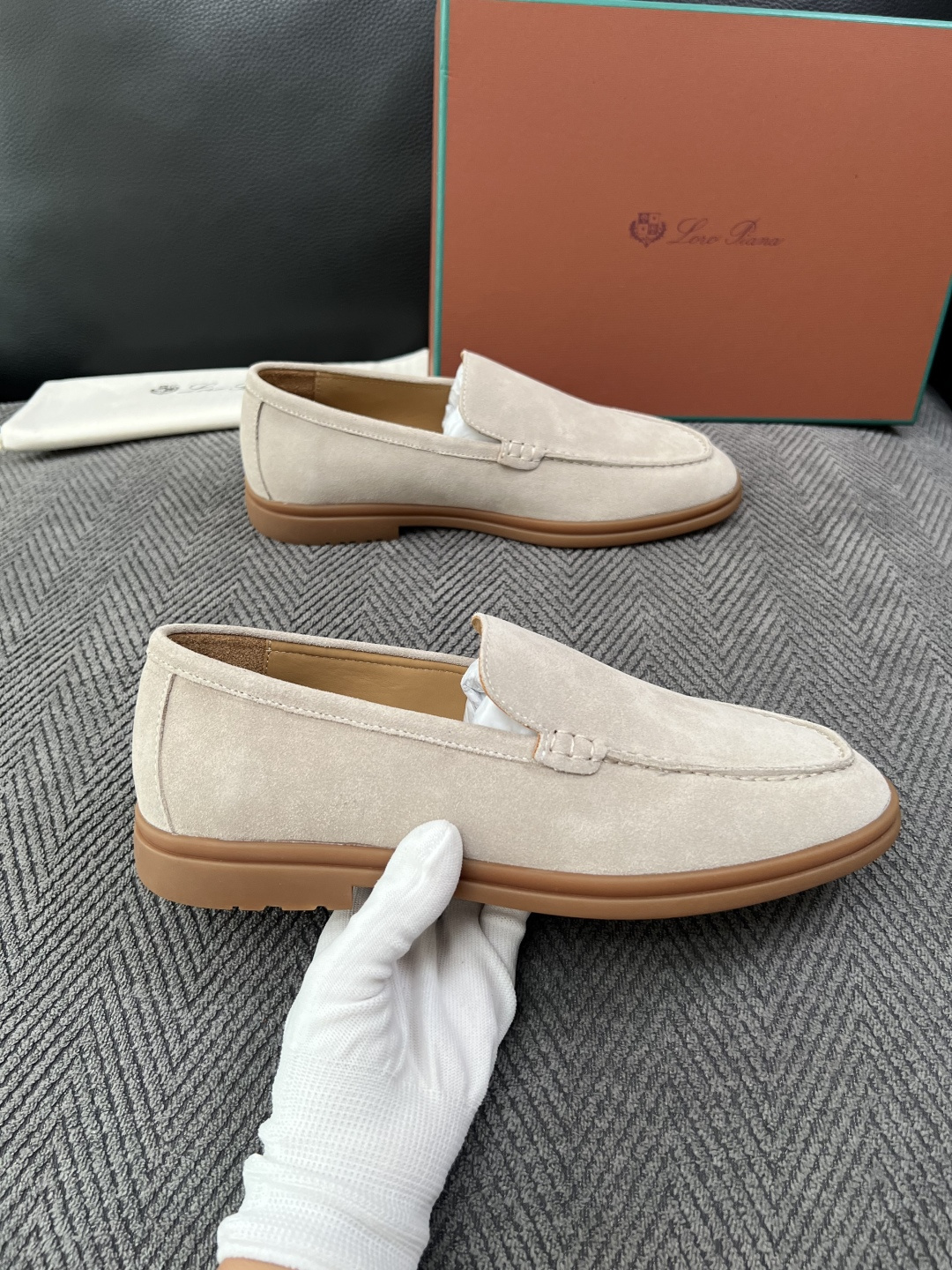 Loro Piana  高品质  顶级工艺品  诺悠翩雅  新品专柜同步原厂配置，鞋面意大利进口牛皮面料，高品质拼接工艺