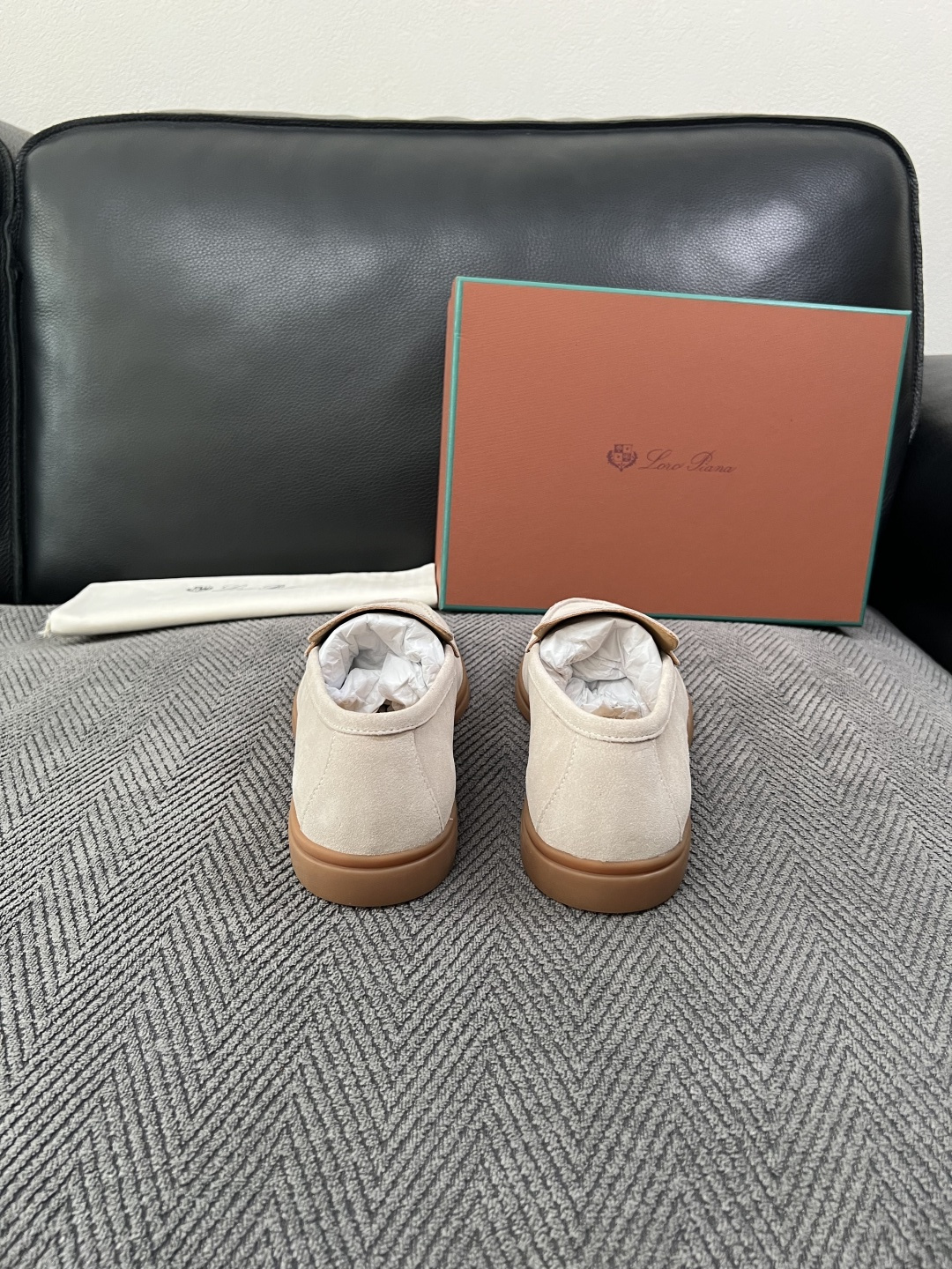 Loro Piana  高品质  顶级工艺品  诺悠翩雅  新品专柜同步原厂配置，鞋面意大利进口牛皮面料，高品质拼接工艺