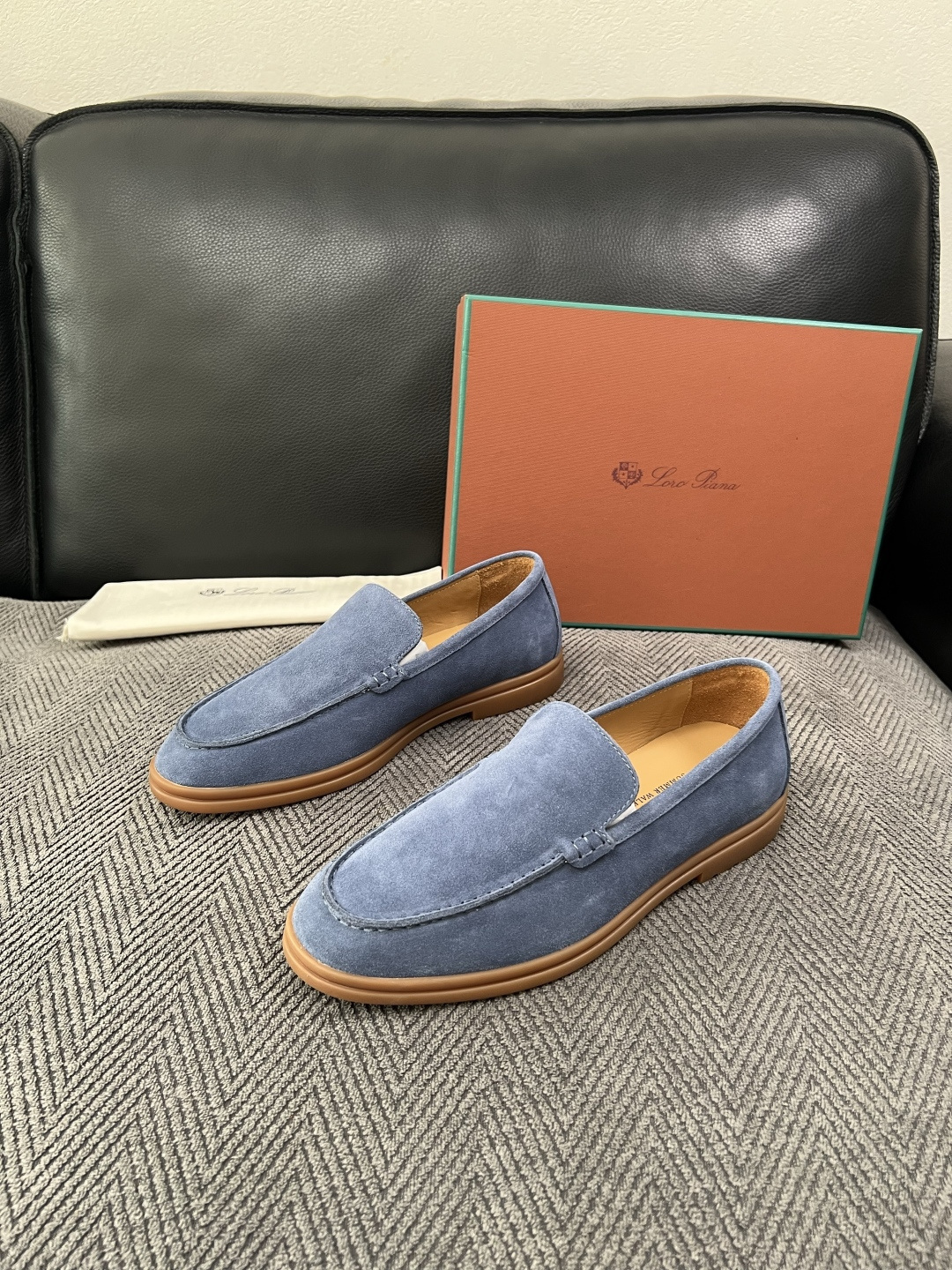 Loro Piana  高品质  顶级工艺品  诺悠翩雅  新品专柜同步原厂配置，鞋面意大利进口牛皮面料，高品质拼接工艺
