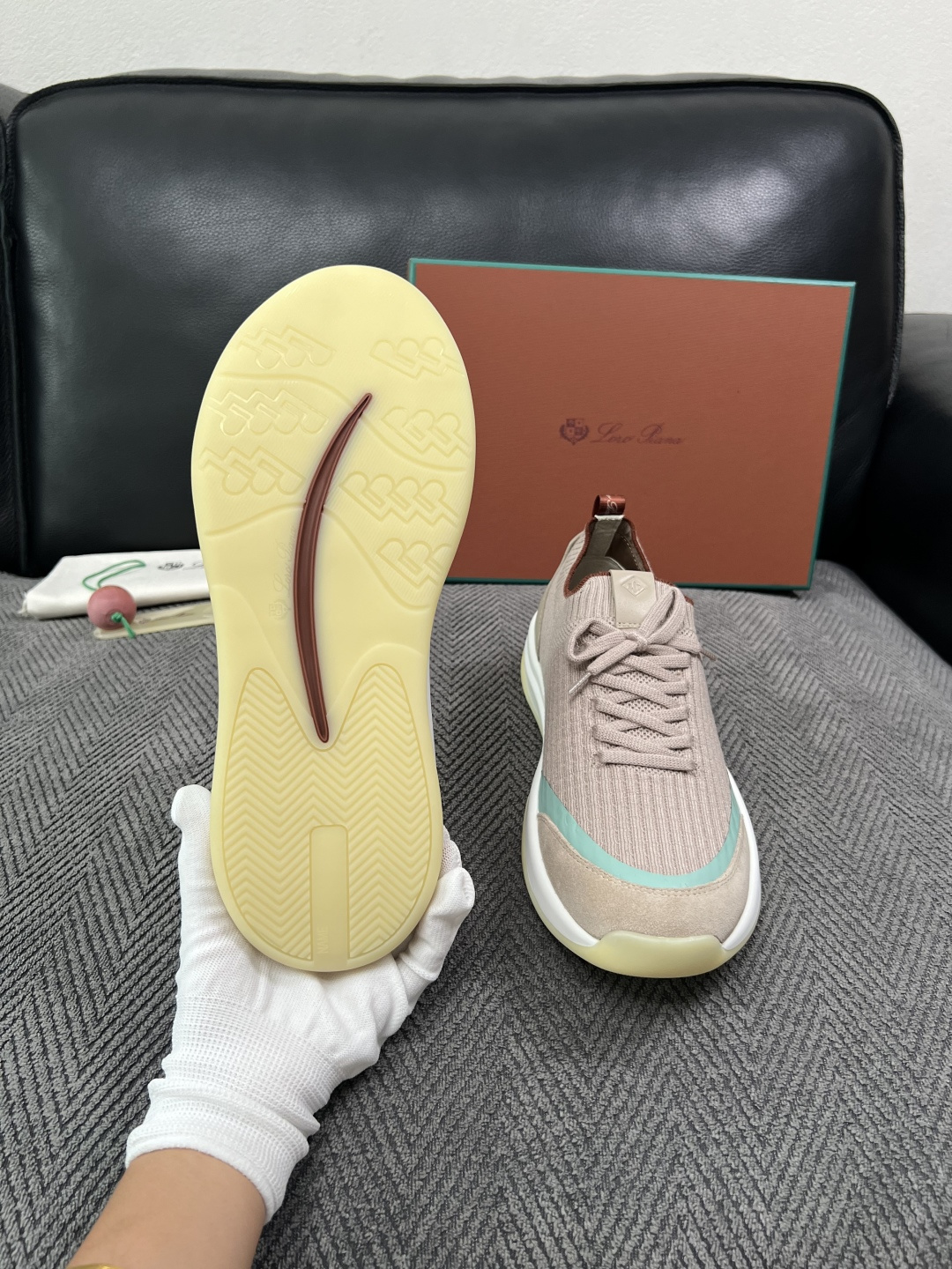 Loro Piana  高品质  顶级工艺品  诺悠翩雅  新品专柜同步原厂配置，鞋面意大利进口牛皮面料，高品质拼接工艺