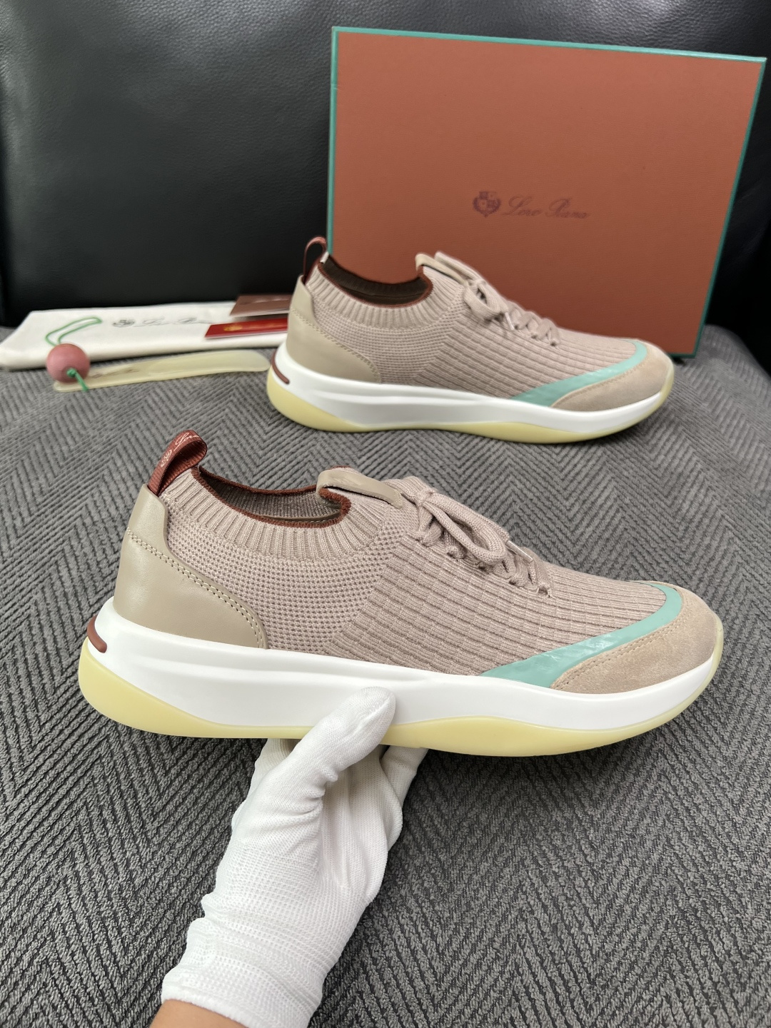 Loro Piana  高品质  顶级工艺品  诺悠翩雅  新品专柜同步原厂配置，鞋面意大利进口牛皮面料，高品质拼接工艺