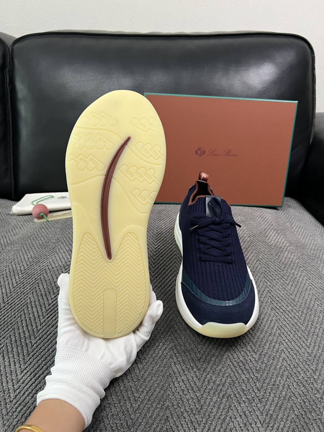 Loro Piana  高品质  顶级工艺品  诺悠翩雅  新品专柜同步原厂配置，鞋面意大利进口牛皮面料，高品质拼接工艺