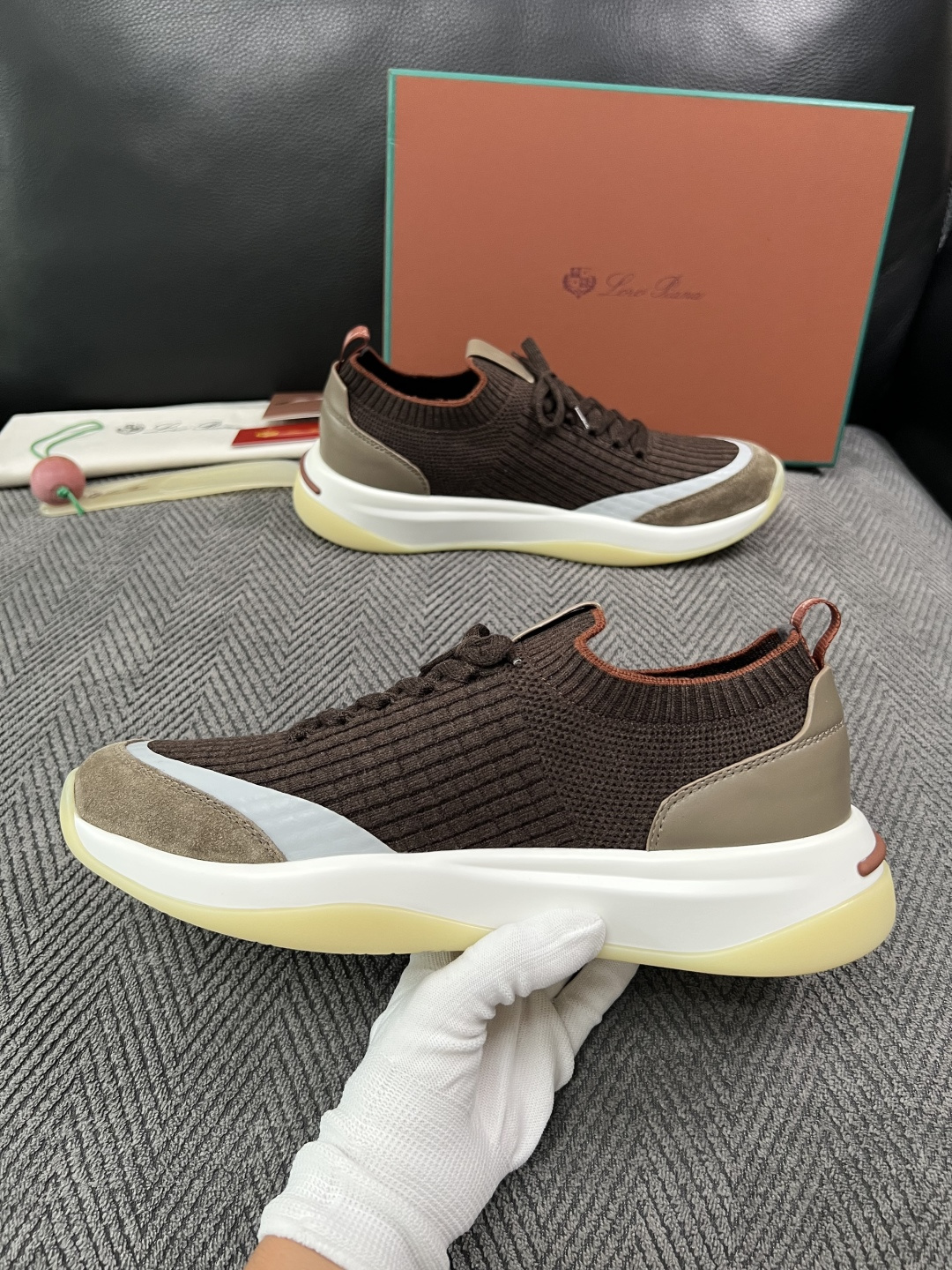 Loro Piana  高品质  顶级工艺品  诺悠翩雅  新品专柜同步原厂配置，鞋面意大利进口牛皮面料，高品质拼接工艺
