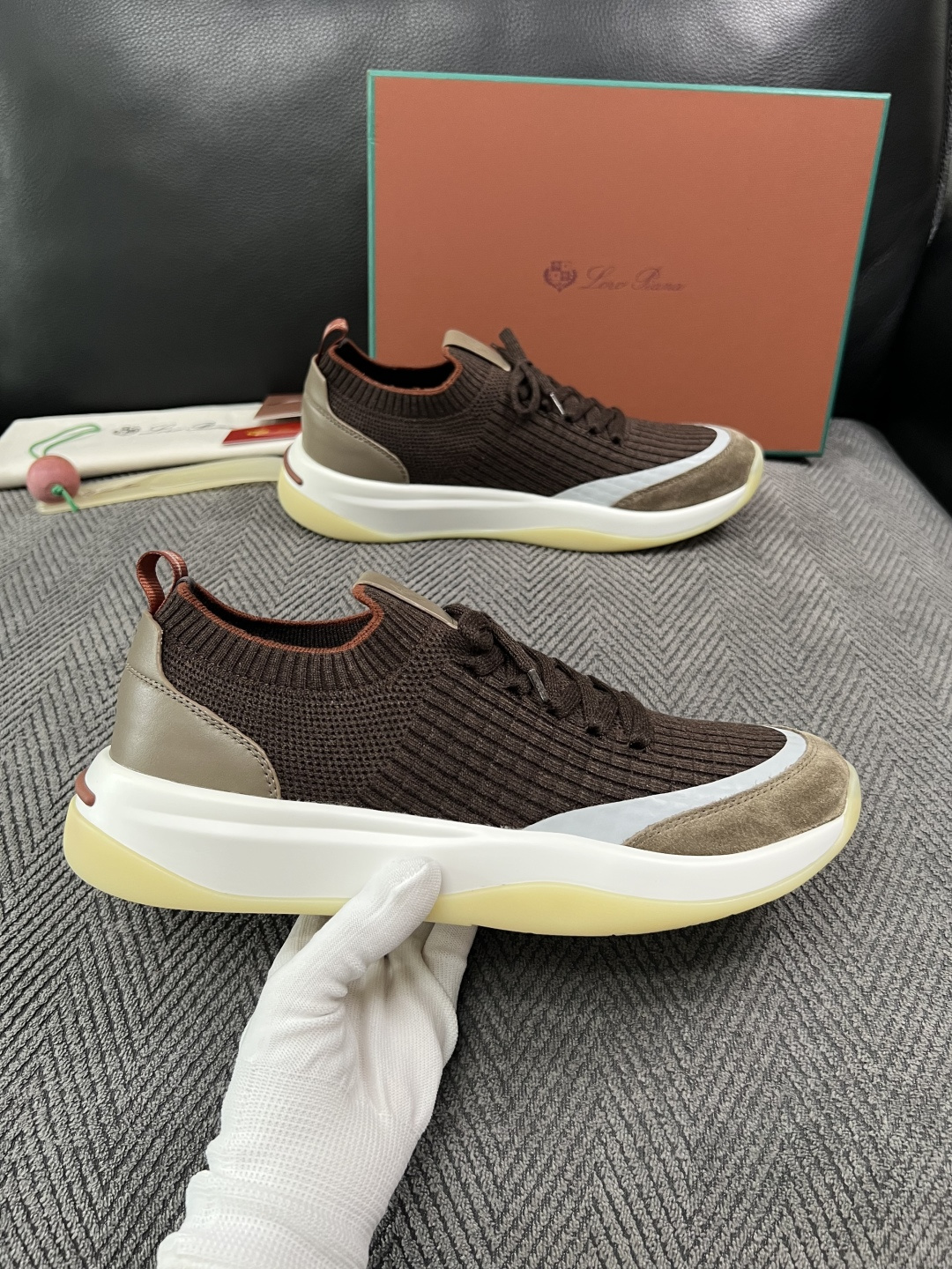 Loro Piana  高品质  顶级工艺品  诺悠翩雅  新品专柜同步原厂配置，鞋面意大利进口牛皮面料，高品质拼接工艺