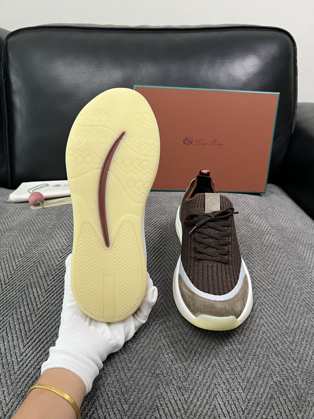 Loro Piana  高品质  顶级工艺品  诺悠翩雅  新品专柜同步原厂配置，鞋面意大利进口牛皮面料，高品质拼接工艺