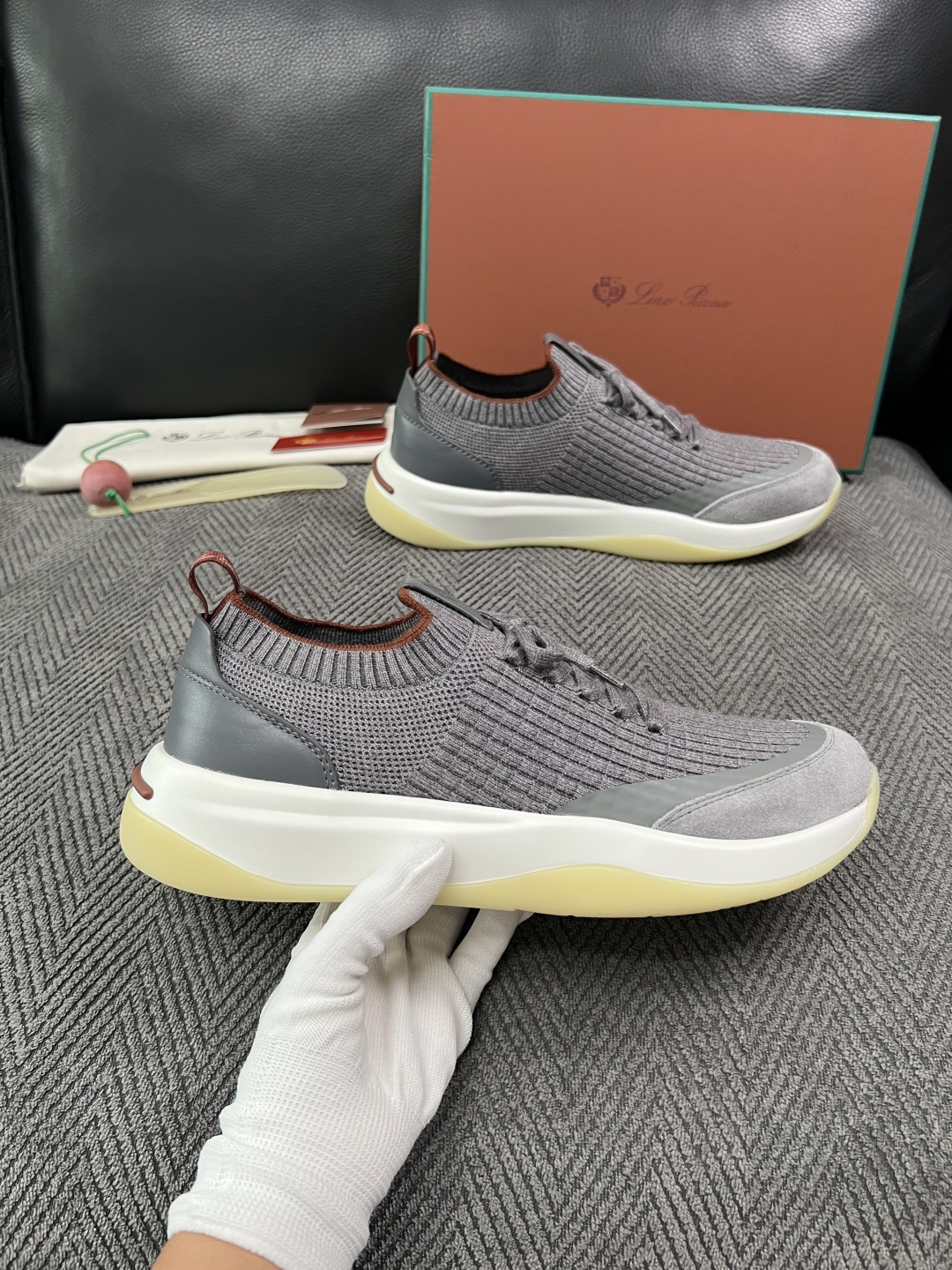 Loro Piana  高品质  顶级工艺品  诺悠翩雅  新品专柜同步原厂配置，鞋面意大利进口牛皮面料，高品质拼接工艺