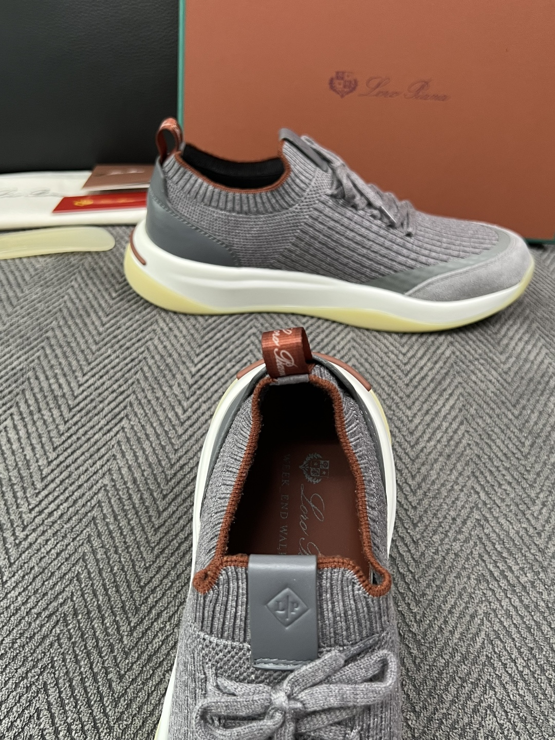 Loro Piana  高品质  顶级工艺品  诺悠翩雅  新品专柜同步原厂配置，鞋面意大利进口牛皮面料，高品质拼接工艺