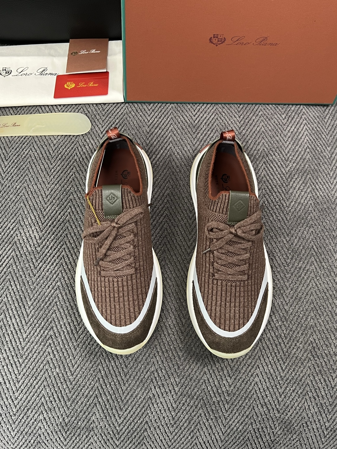 Loro Piana  高品质  顶级工艺品  诺悠翩雅  新品专柜同步原厂配置，鞋面意大利进口牛皮面料，高品质拼接工艺