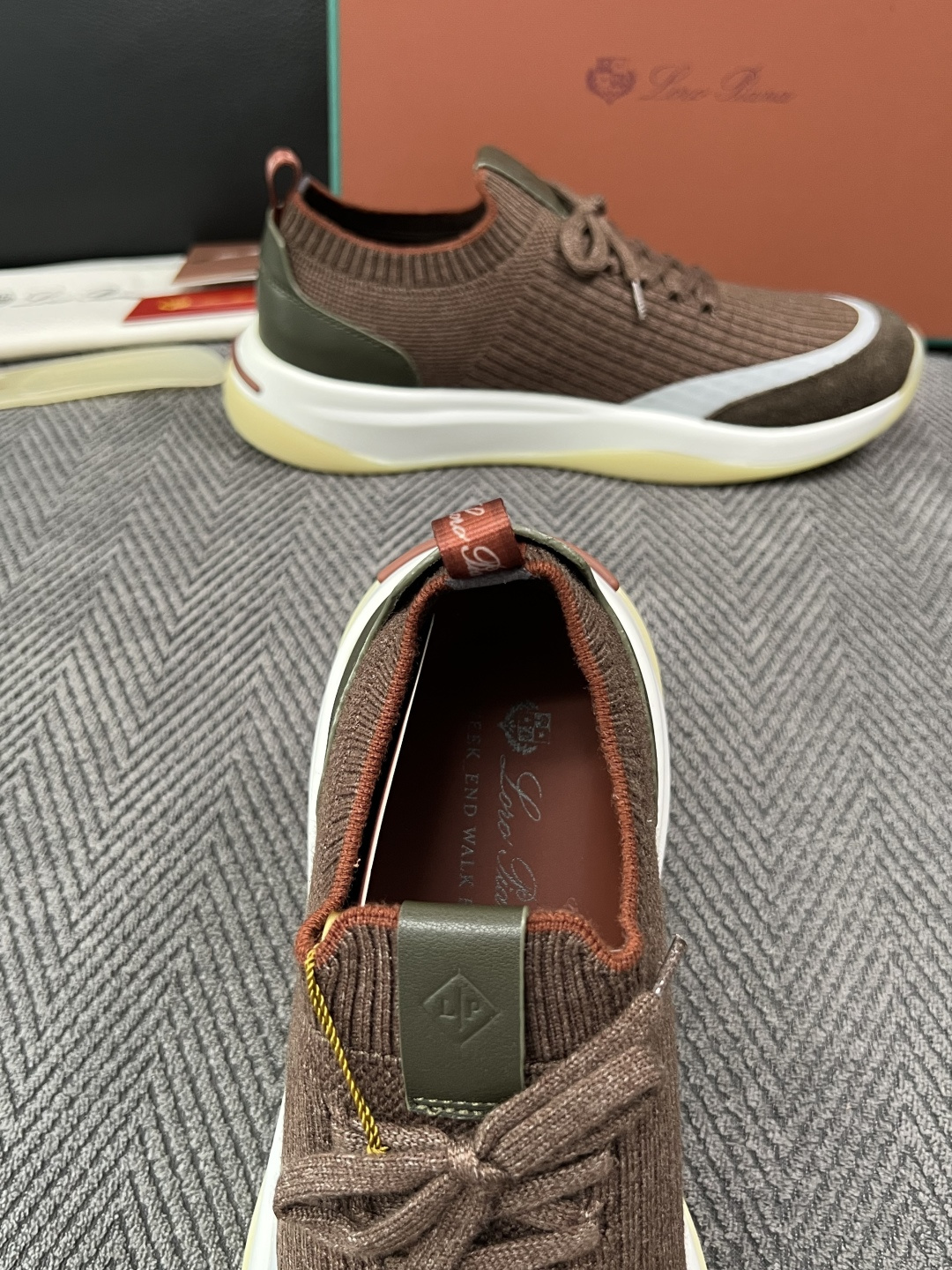 Loro Piana  高品质  顶级工艺品  诺悠翩雅  新品专柜同步原厂配置，鞋面意大利进口牛皮面料，高品质拼接工艺