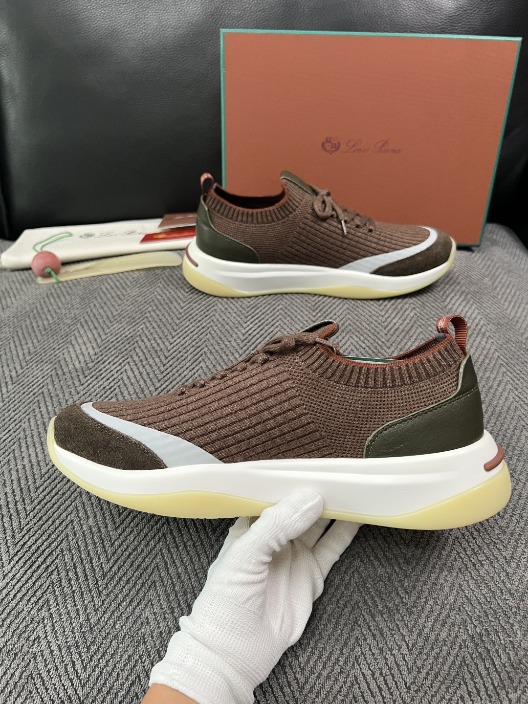 Loro Piana  高品质  顶级工艺品  诺悠翩雅  新品专柜同步原厂配置，鞋面意大利进口牛皮面料，高品质拼接工艺