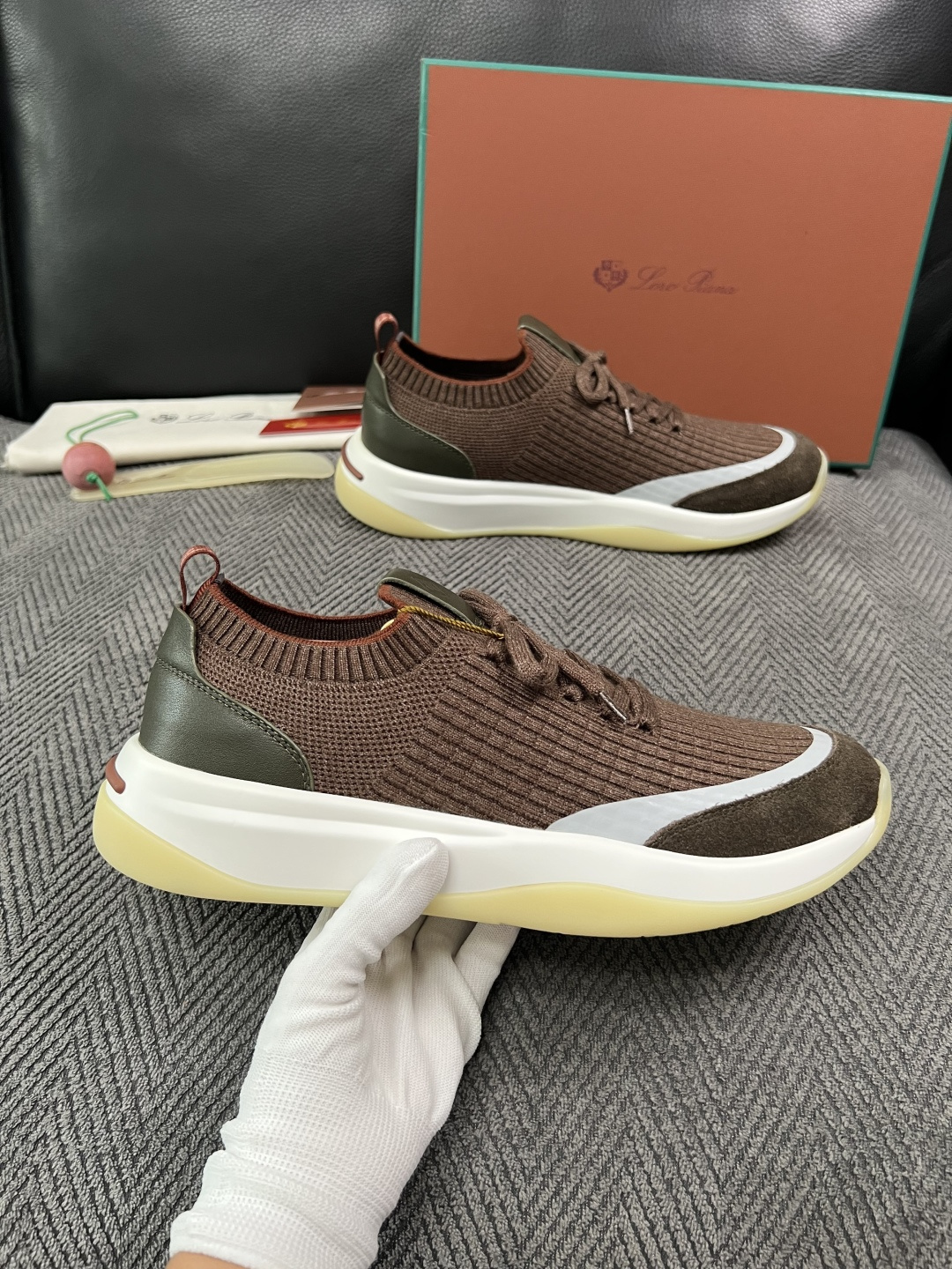 Loro Piana  高品质  顶级工艺品  诺悠翩雅  新品专柜同步原厂配置，鞋面意大利进口牛皮面料，高品质拼接工艺