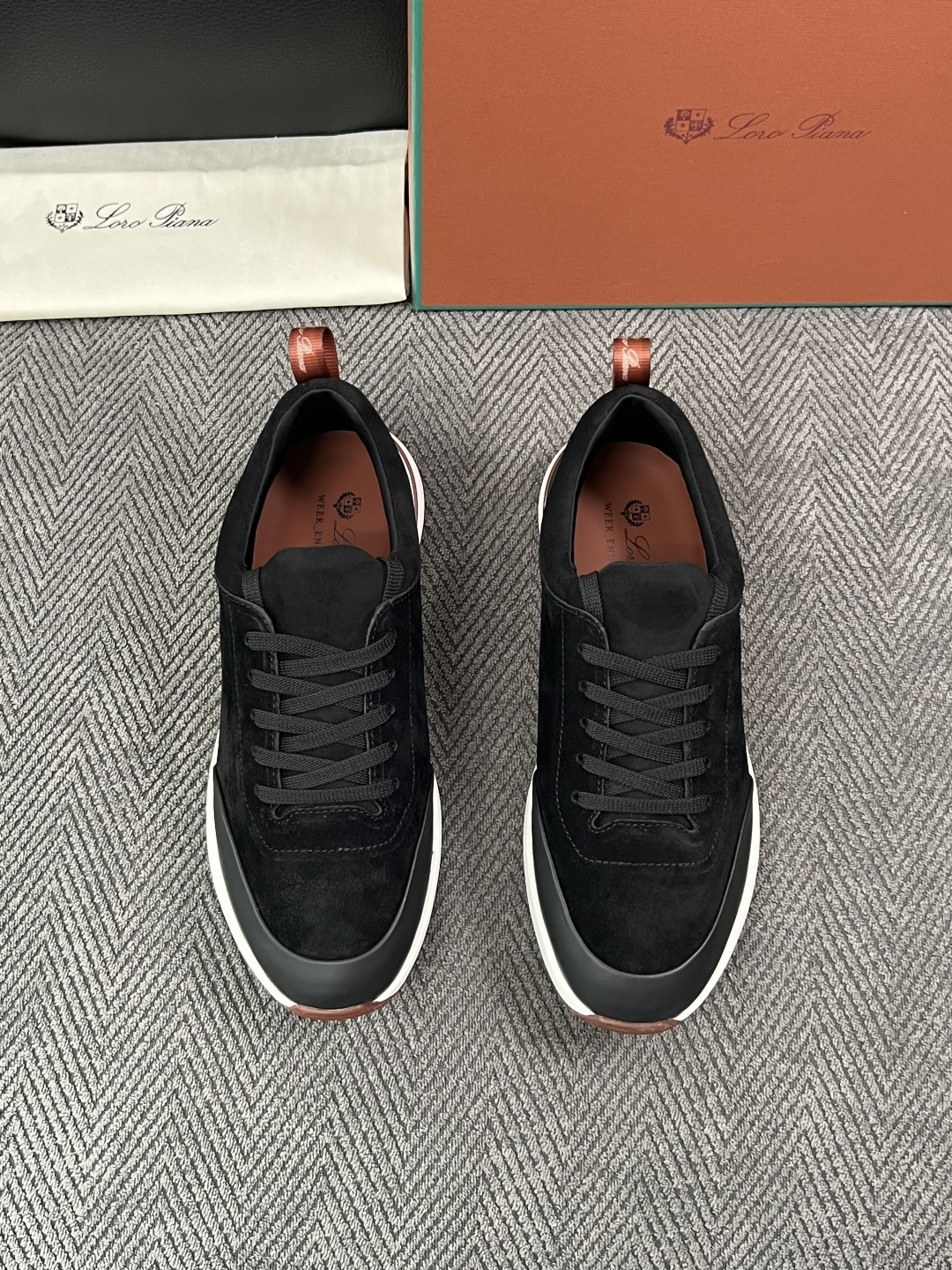 Loro Piana  高品质  顶级工艺品  诺悠翩雅  新品专柜同步原厂配置，鞋面意大利进口牛皮面料，高品质拼接工艺
