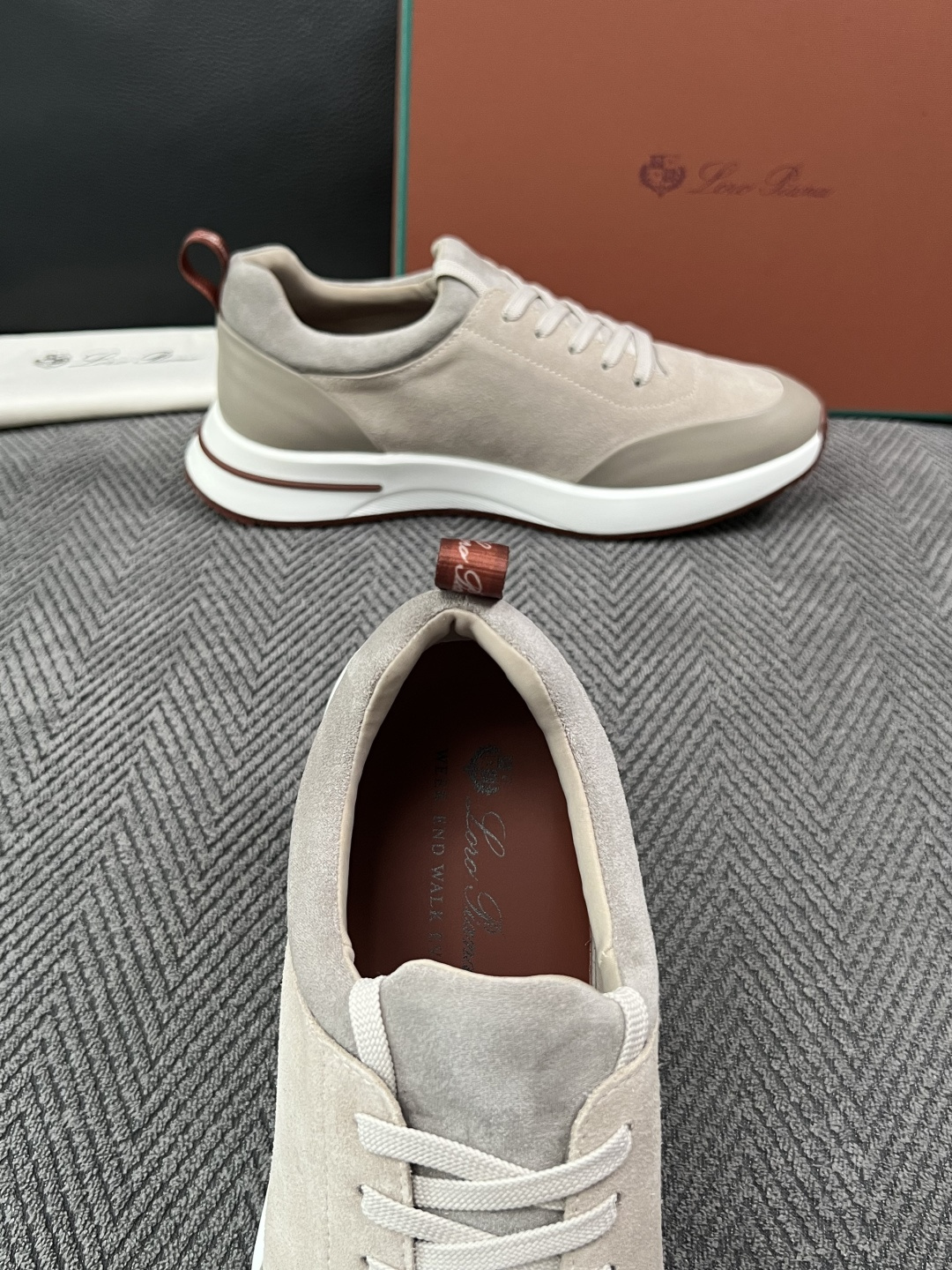 Loro Piana  高品质  顶级工艺品  诺悠翩雅  新品专柜同步原厂配置，鞋面意大利进口牛皮面料，高品质拼接工艺